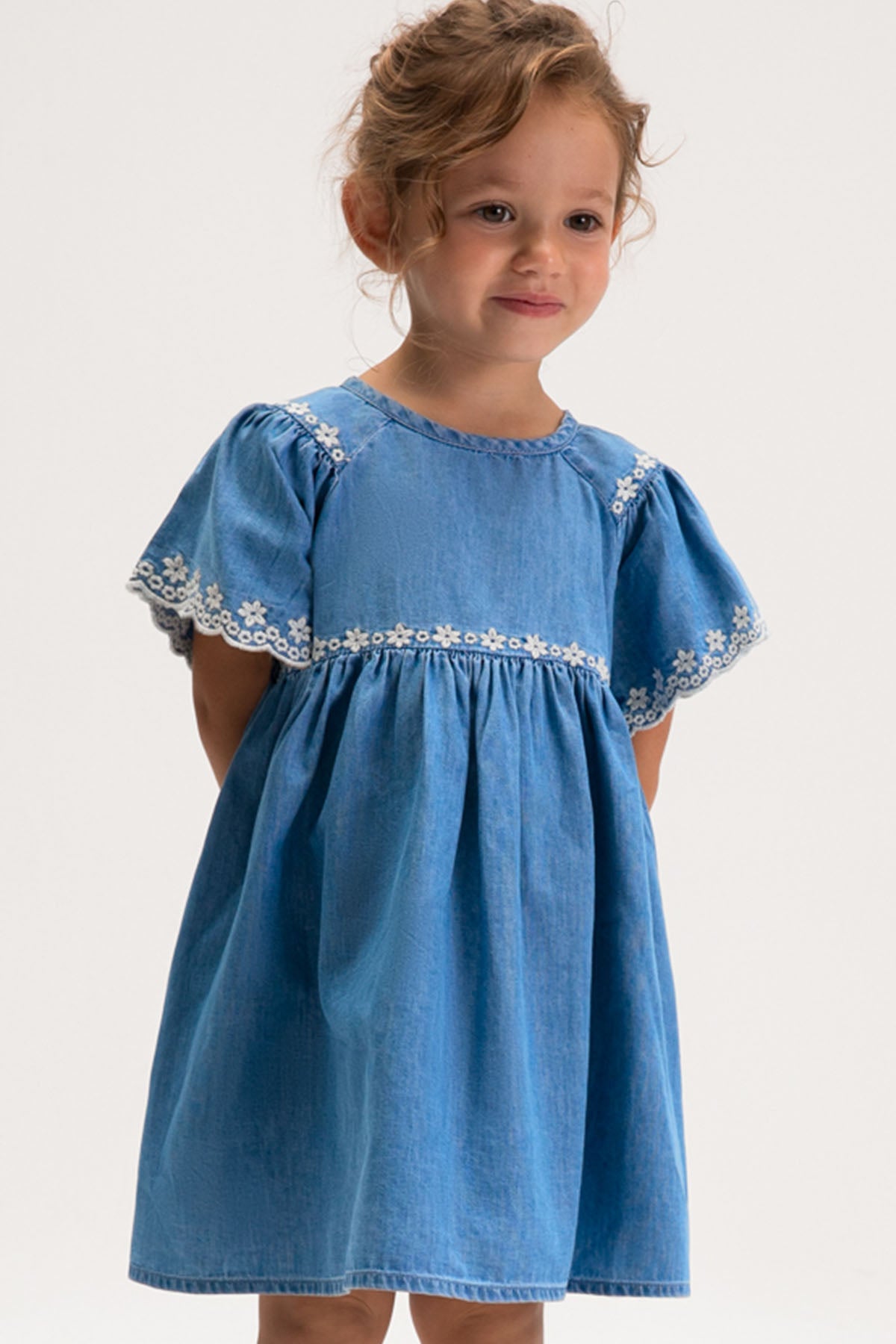 Embroidered dress Medium