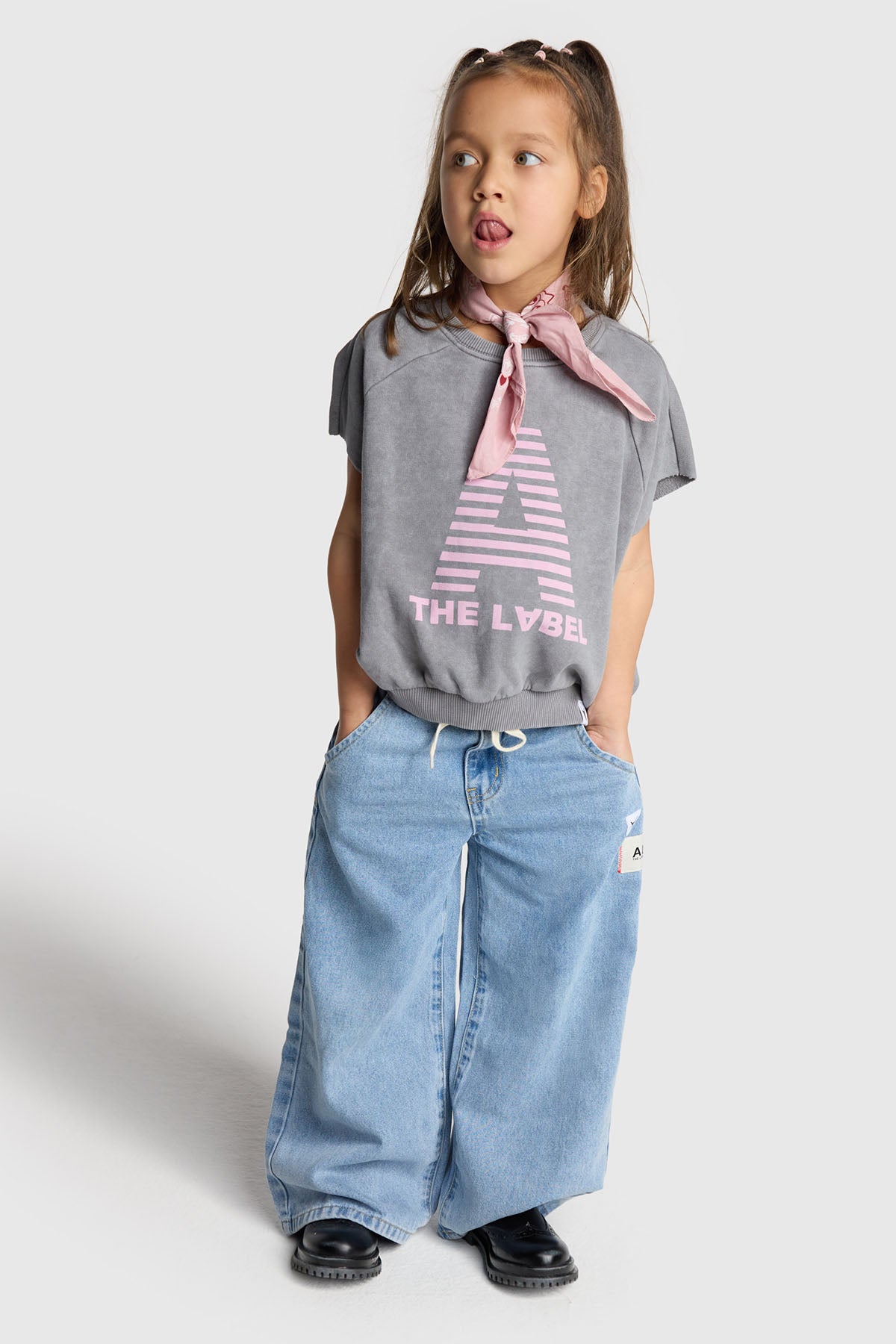 KIDS SLEEVELESS SWEAT