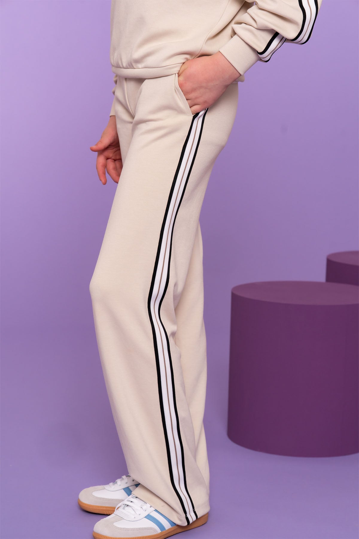 Pants scuba with tape