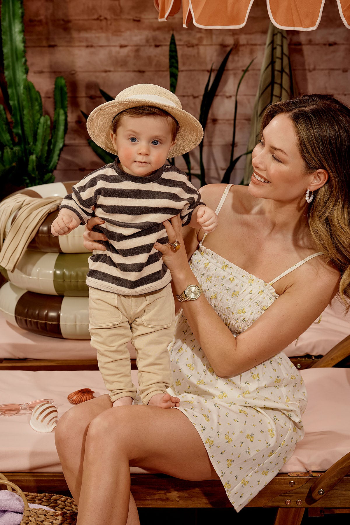 Noam Broek Nude flush