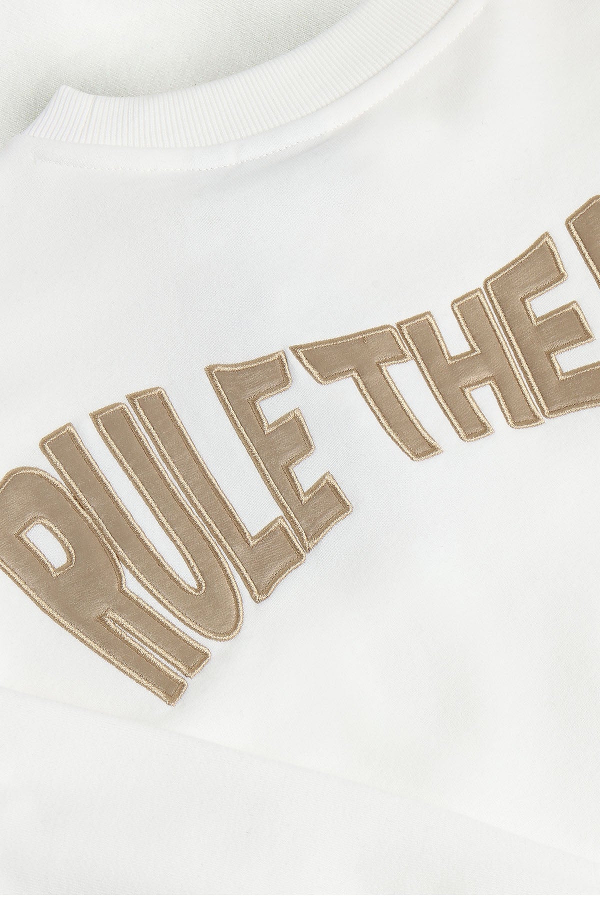 Sweater Wavy Lines