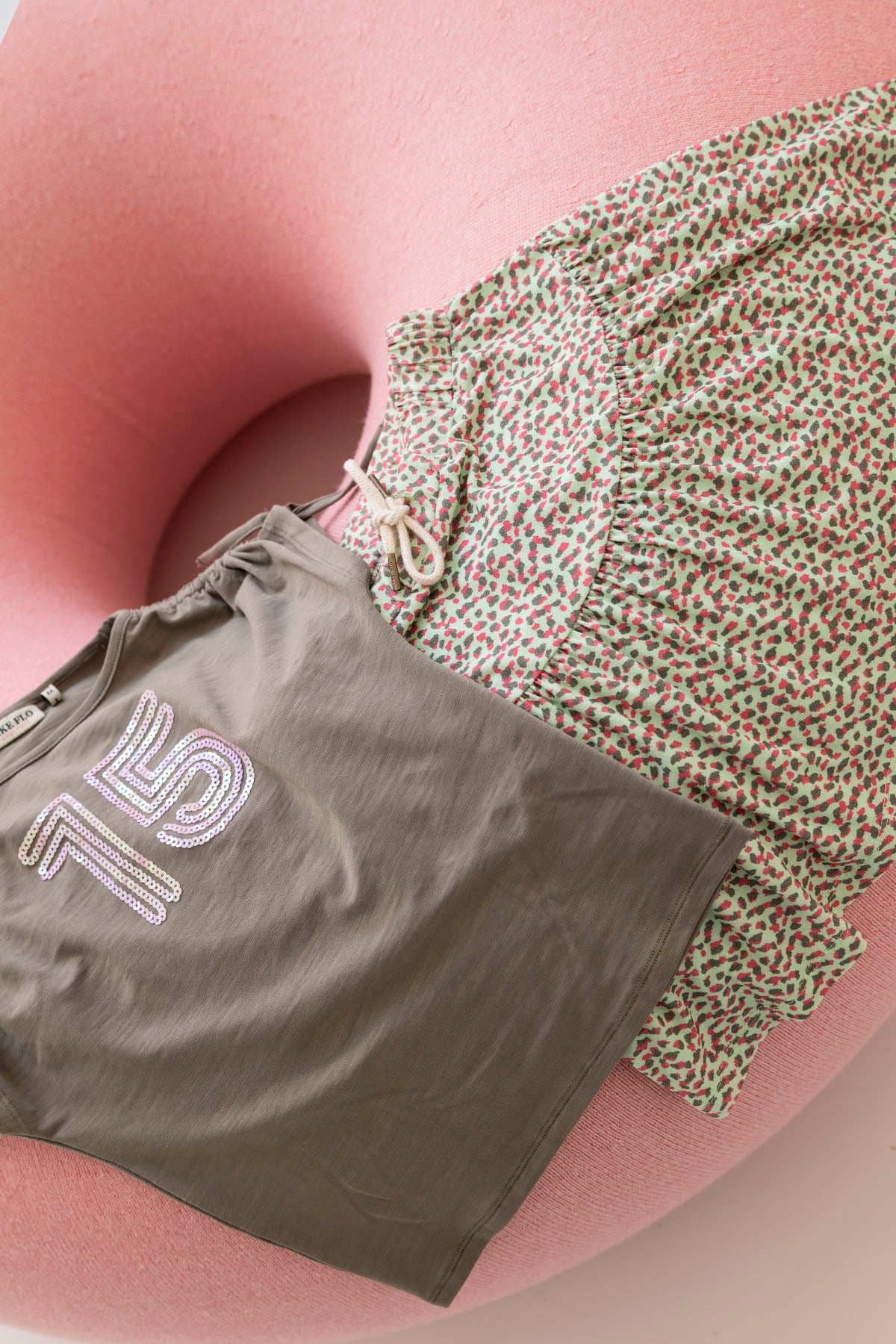 T-shirt Grace Army groen - Ko&Flo