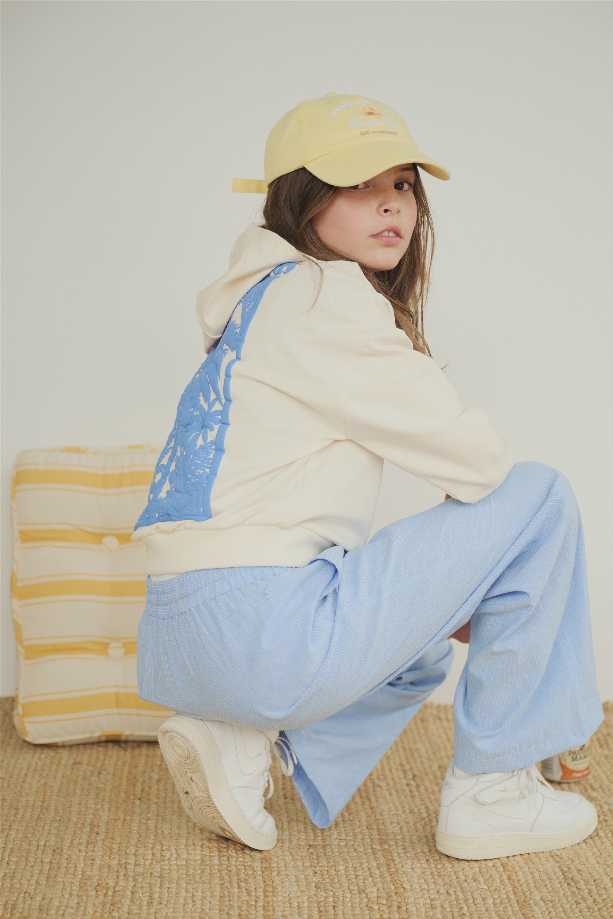 Kumy Hooded Sweater with big Puff Back Print