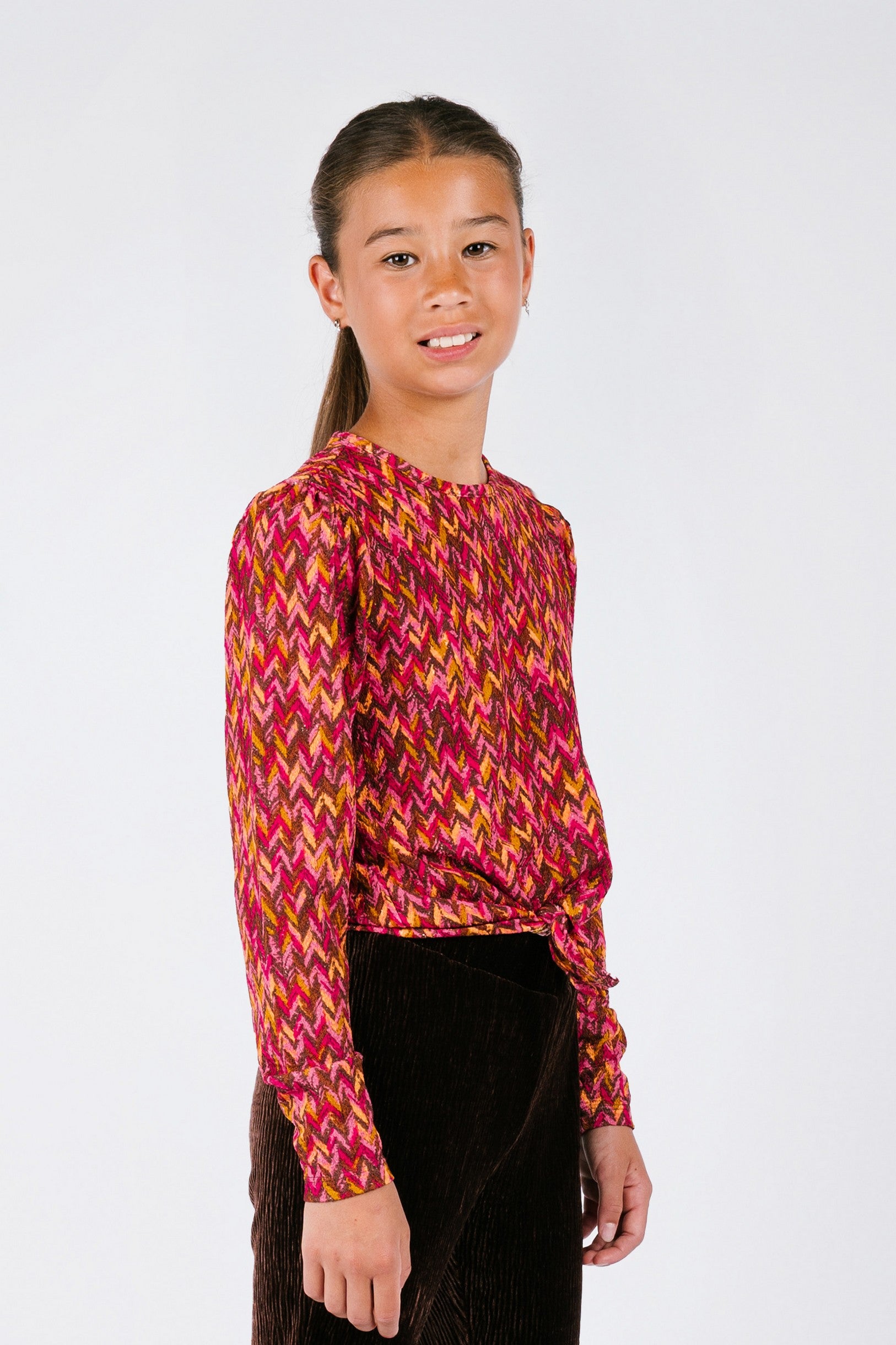 Tori B.Nosy girls top with knot