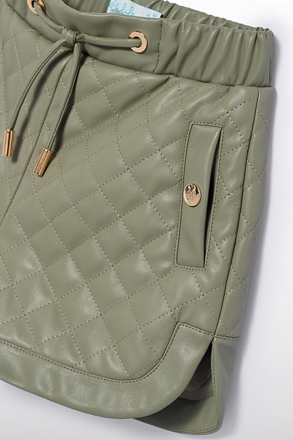 Cushioned faux leather bermud