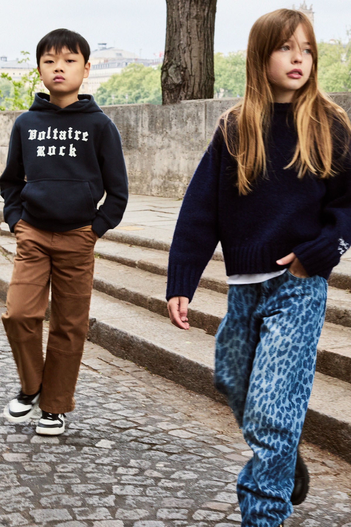 Sweater met capuchon blauw
