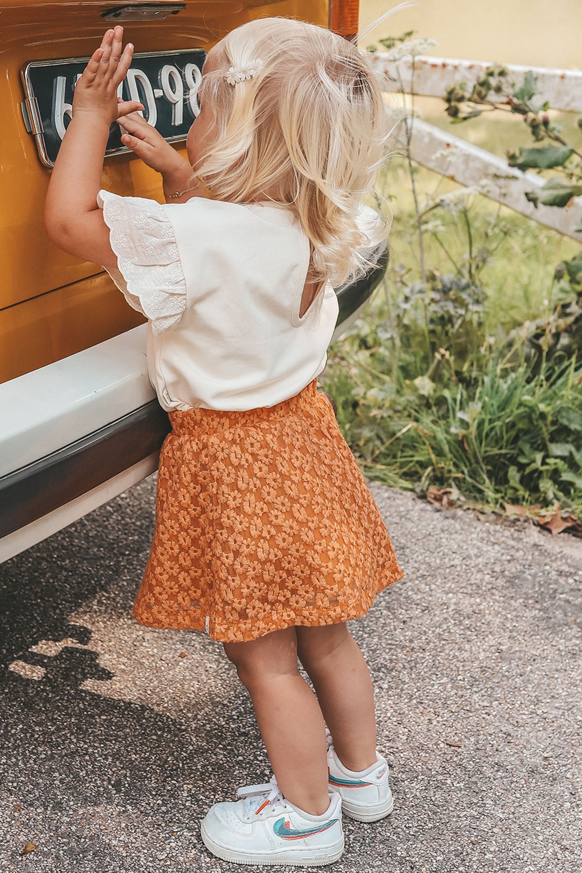 Embroidered Tule Rok