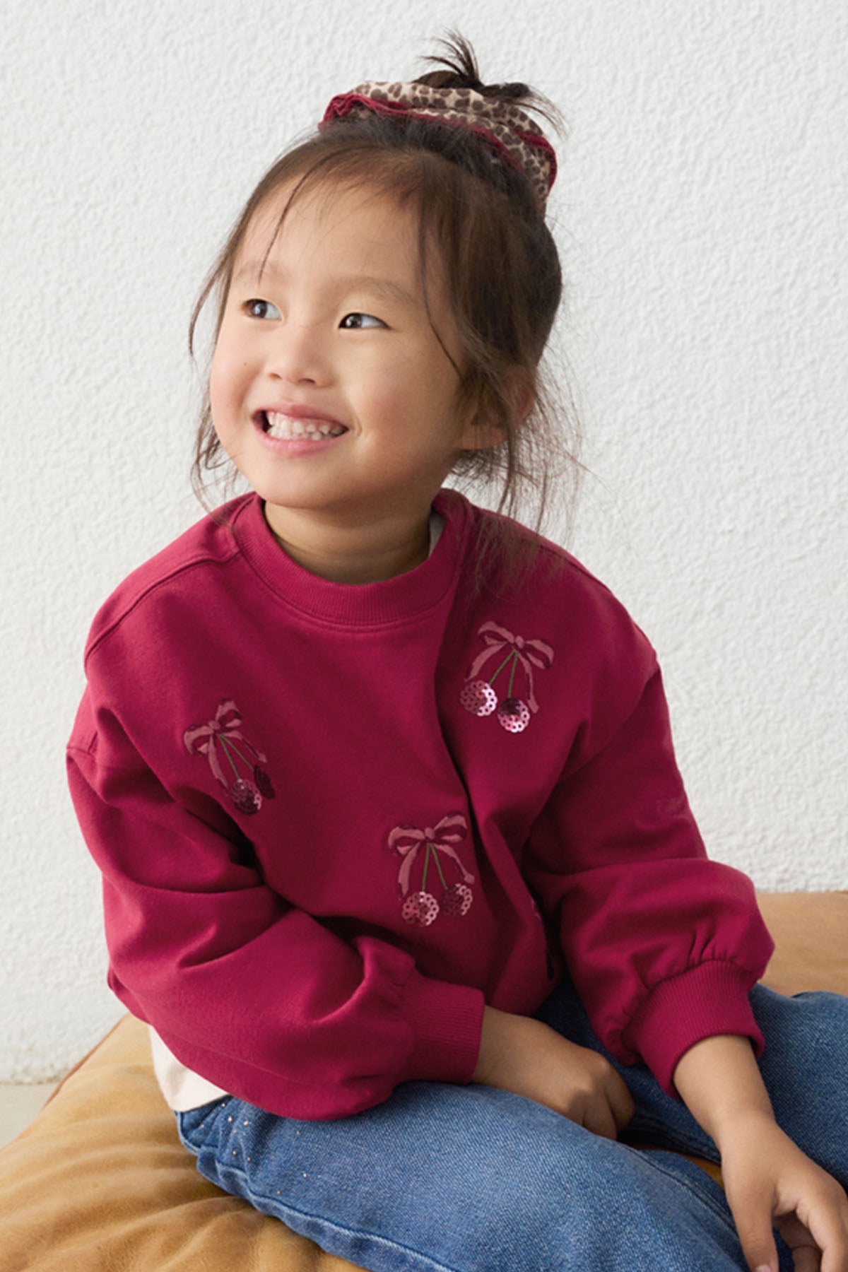 Embroidered pullover