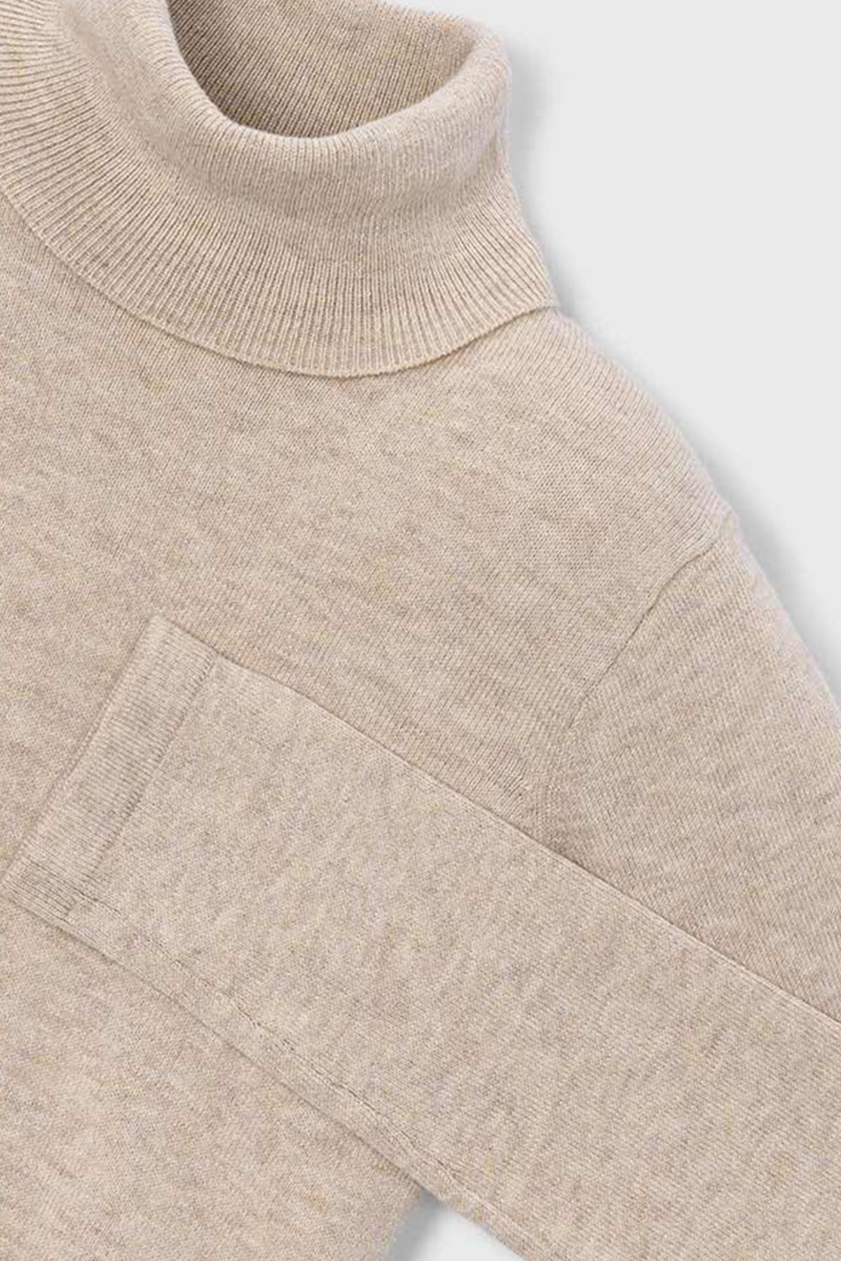 Basic knitting turtleneck