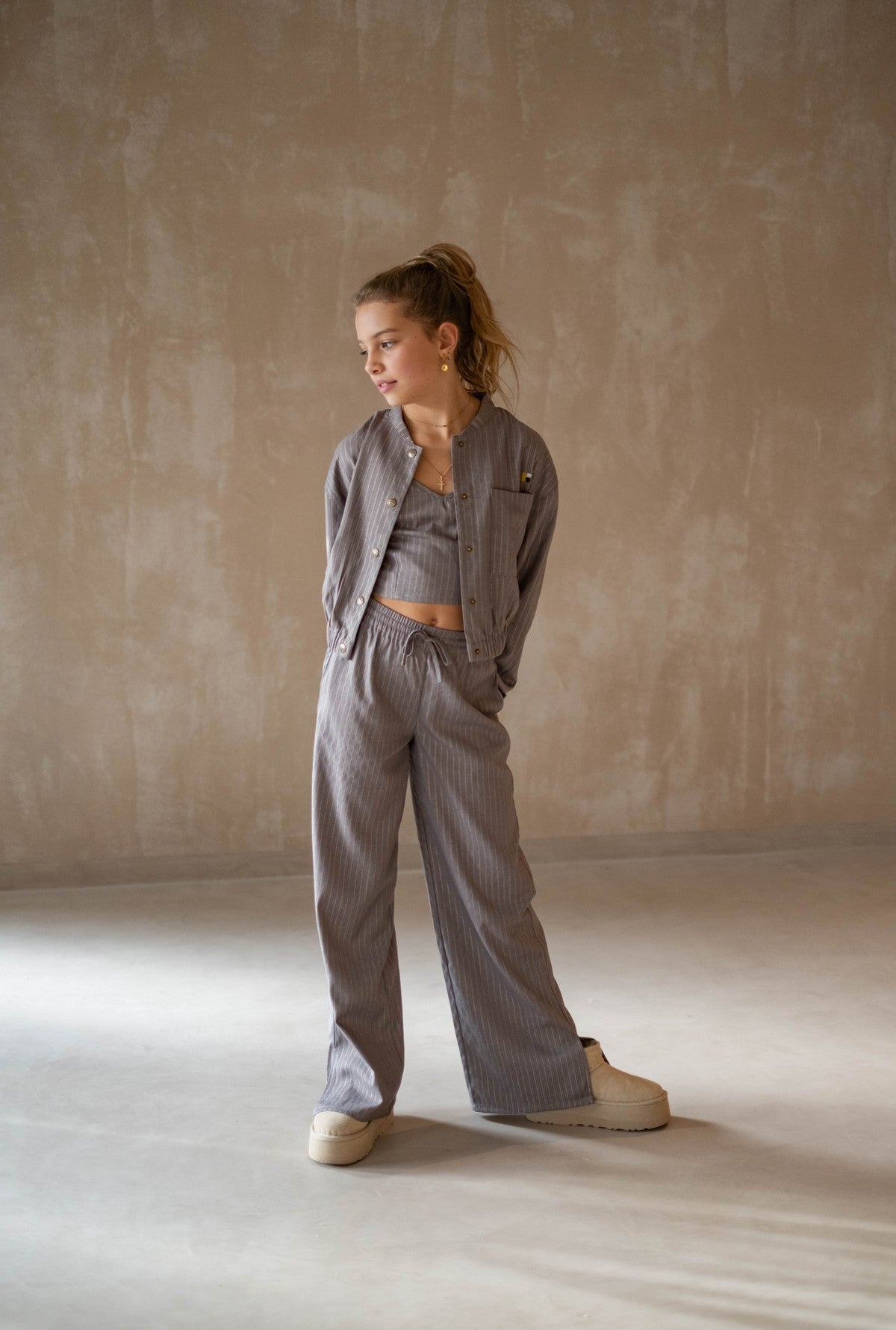 Chilly Flo young pinstripe blouse with pressbutton closure grey