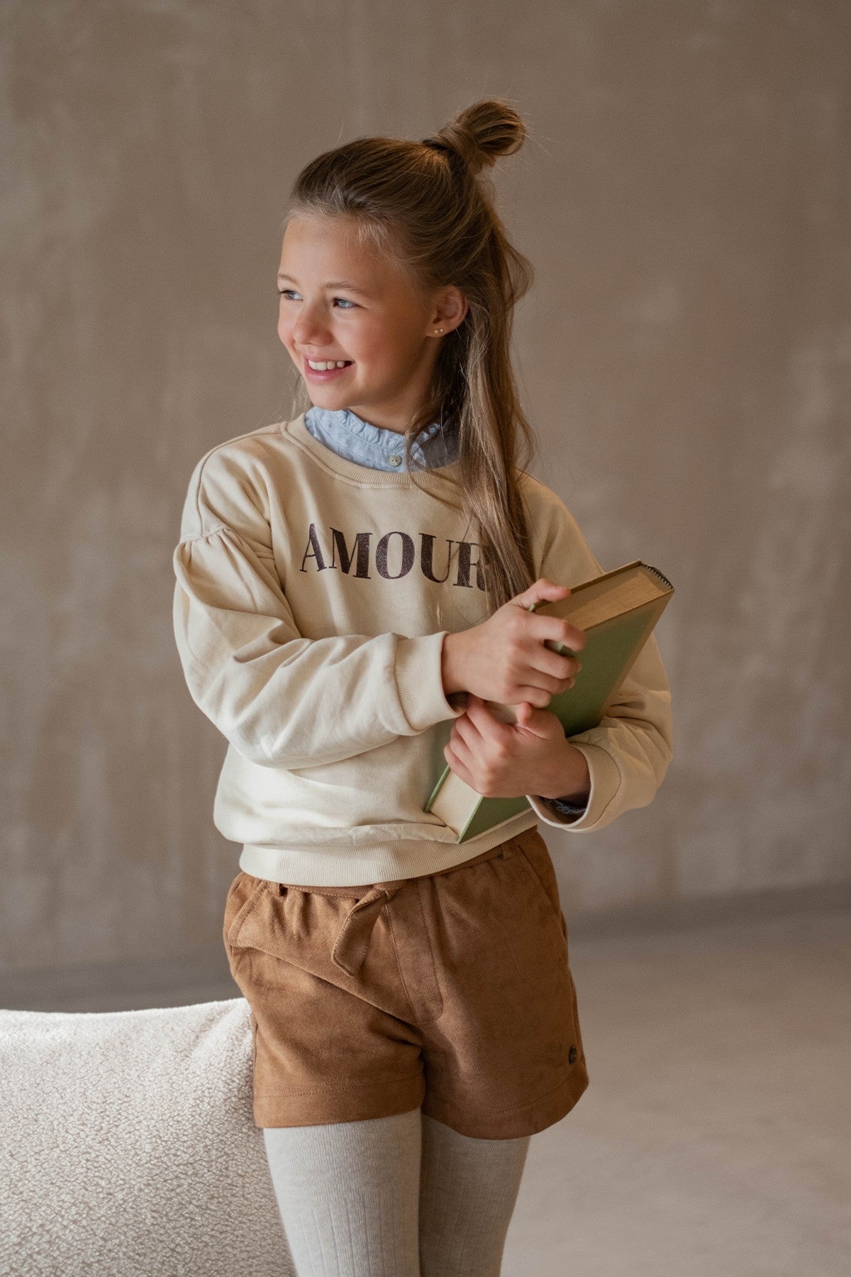 Fay-Linn Flo girls fake leather short with shell belt camel