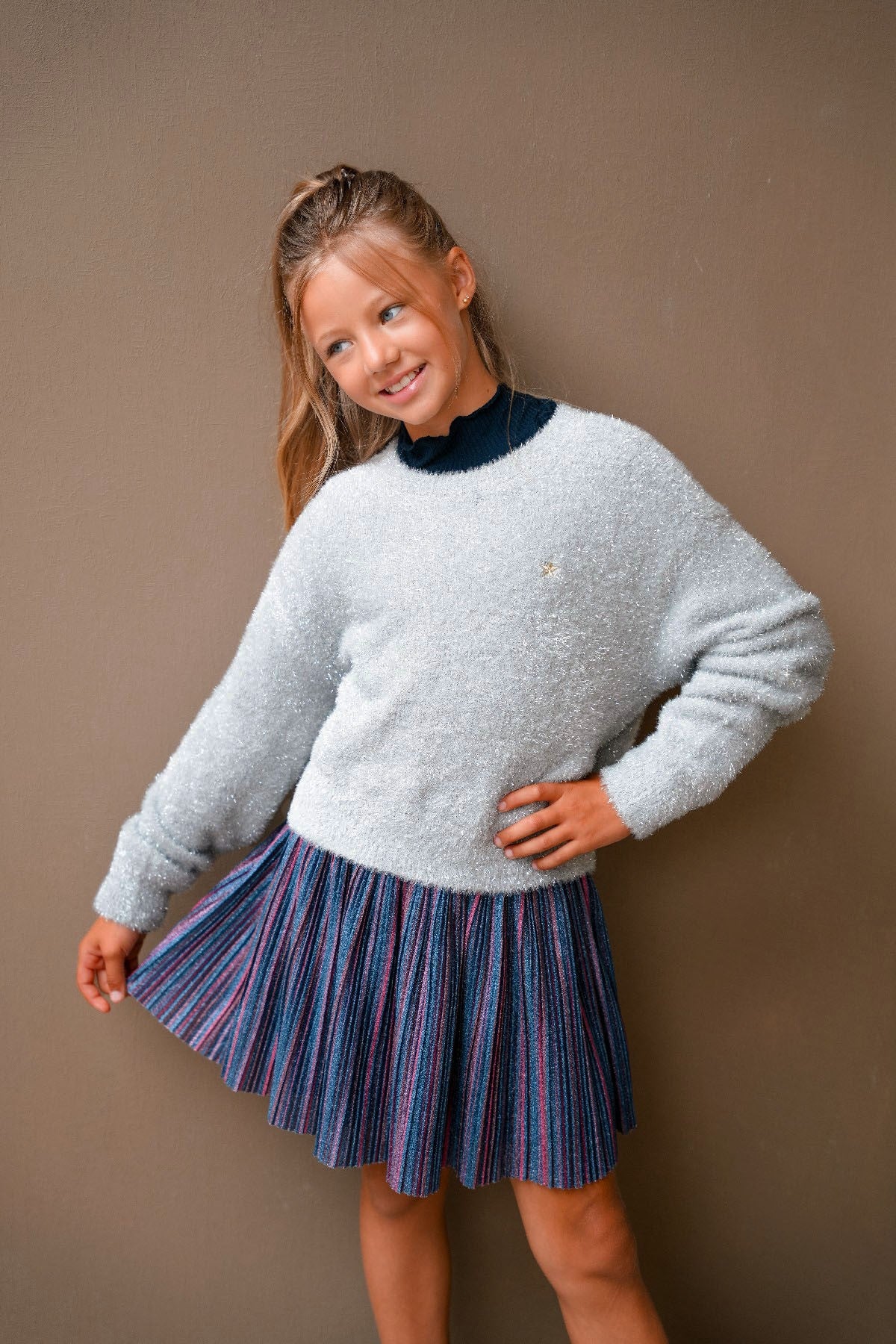 Do Flo girls hairy glittter knit