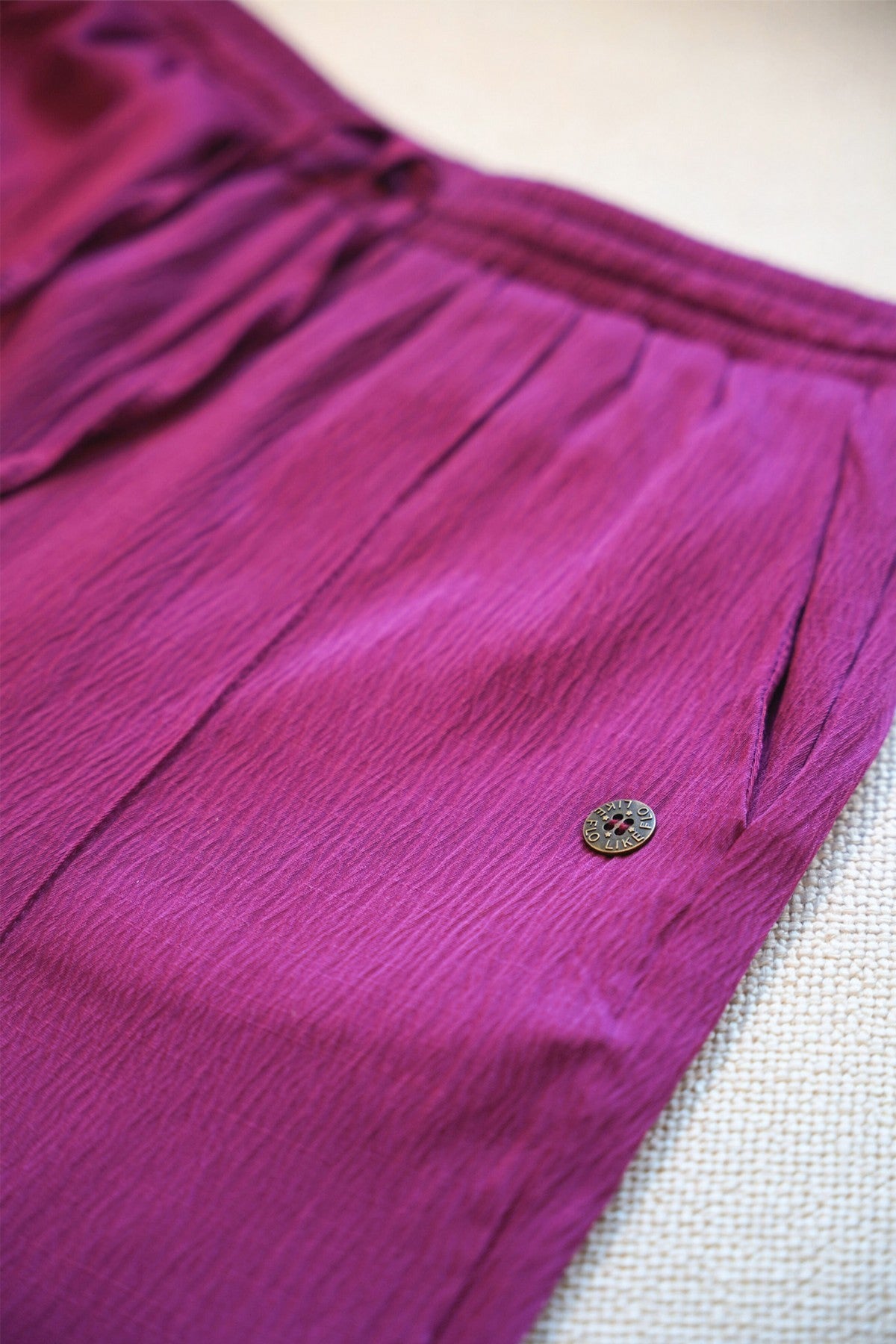 Romy Flo young satin wideleg