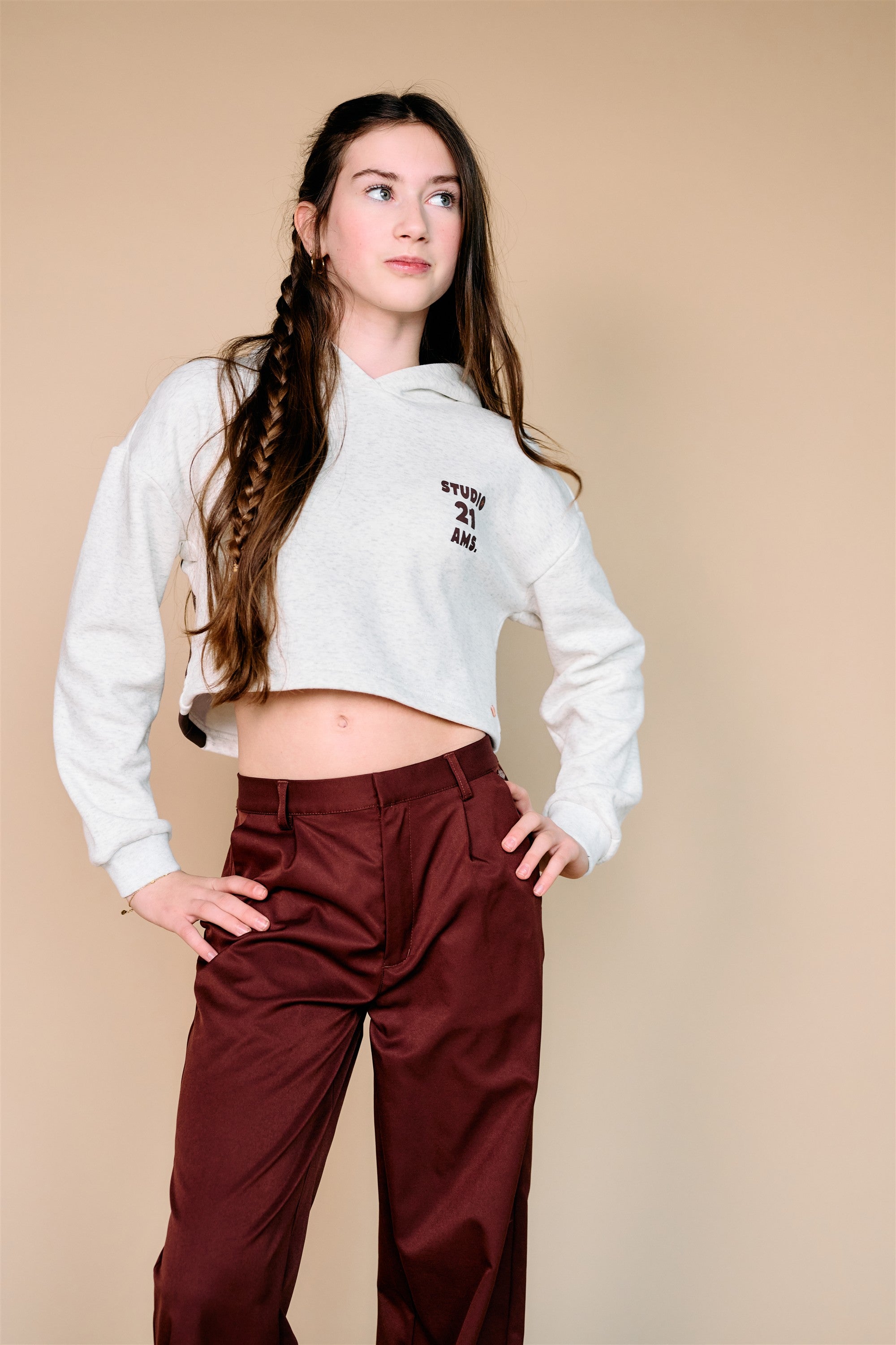 Kumy Fluffly Hooded Cropped Sweater 21