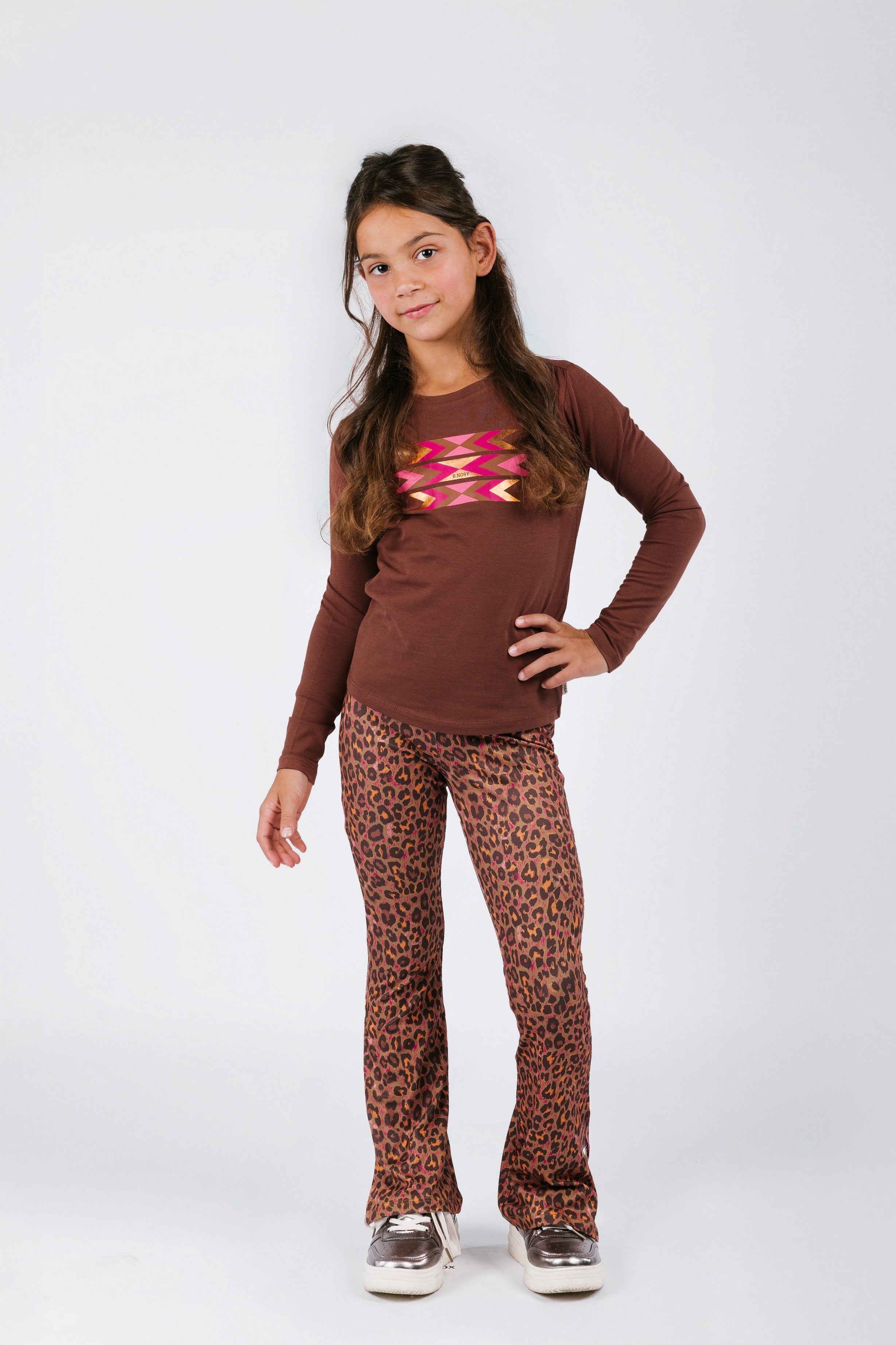 Tara B.Nosy girls long sleeve bruin