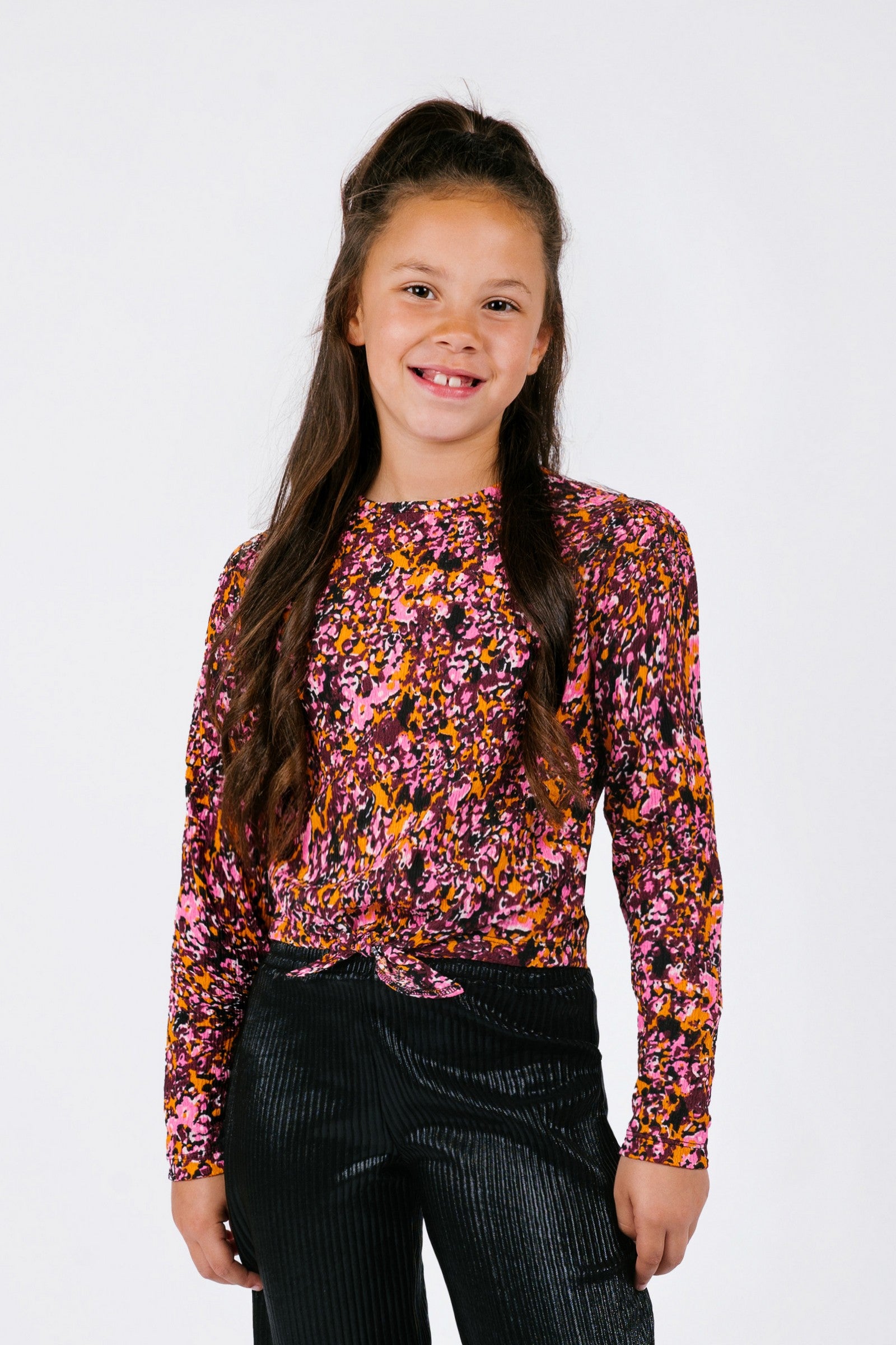 Tori B.Nosy girls top with knot