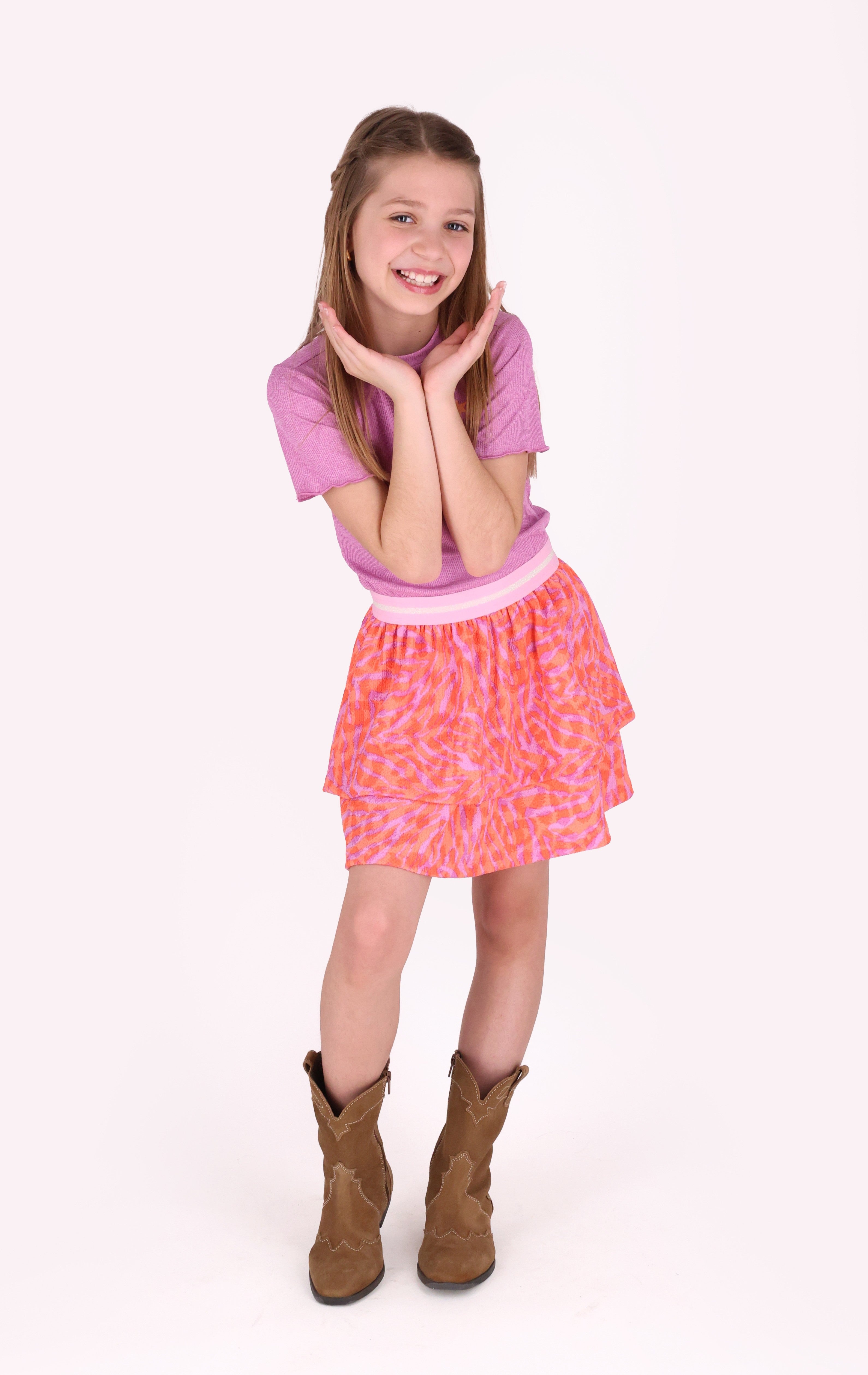 B.Nosy girls dress Dori