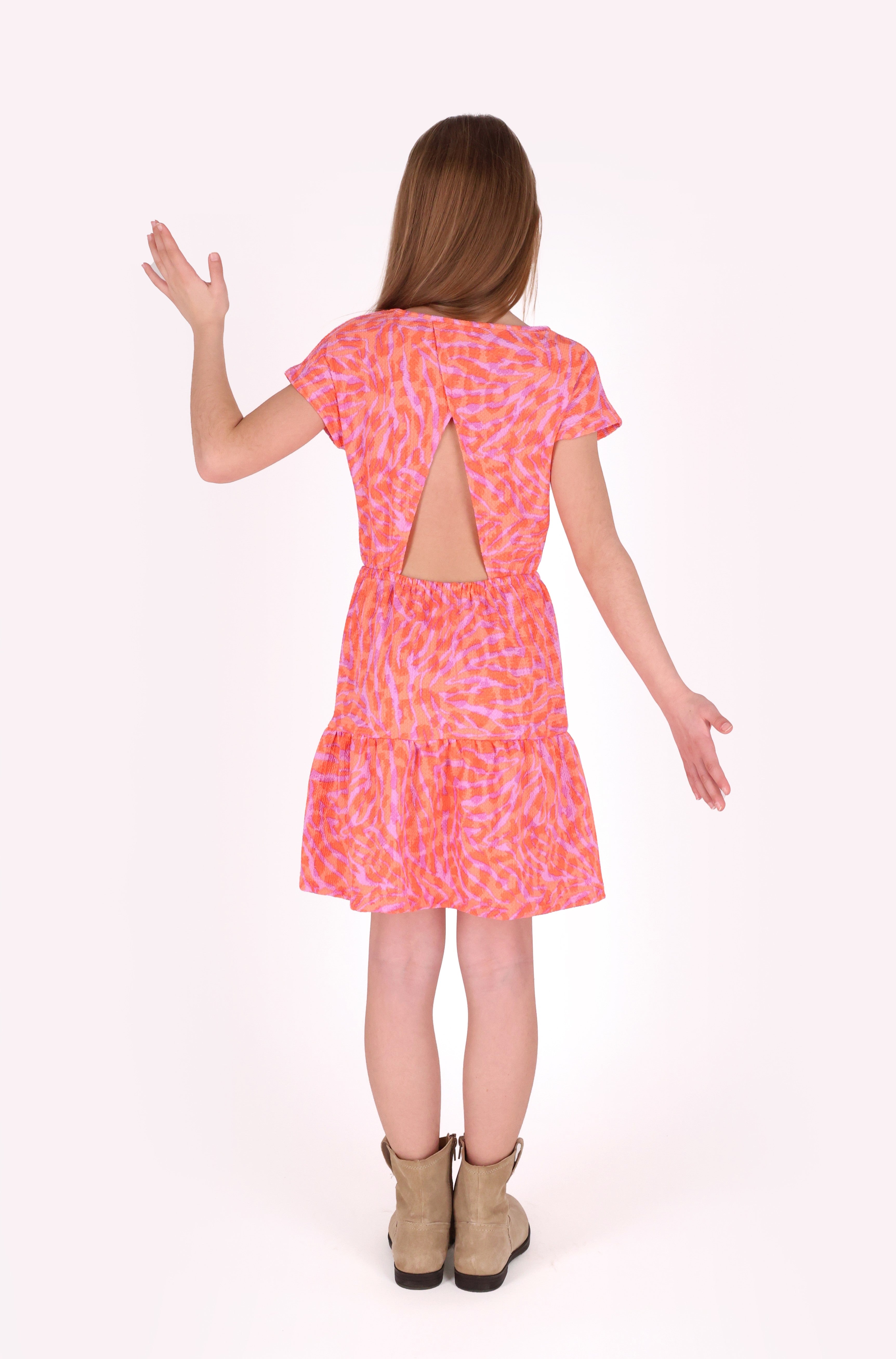 B.Nosy girls dress Darla