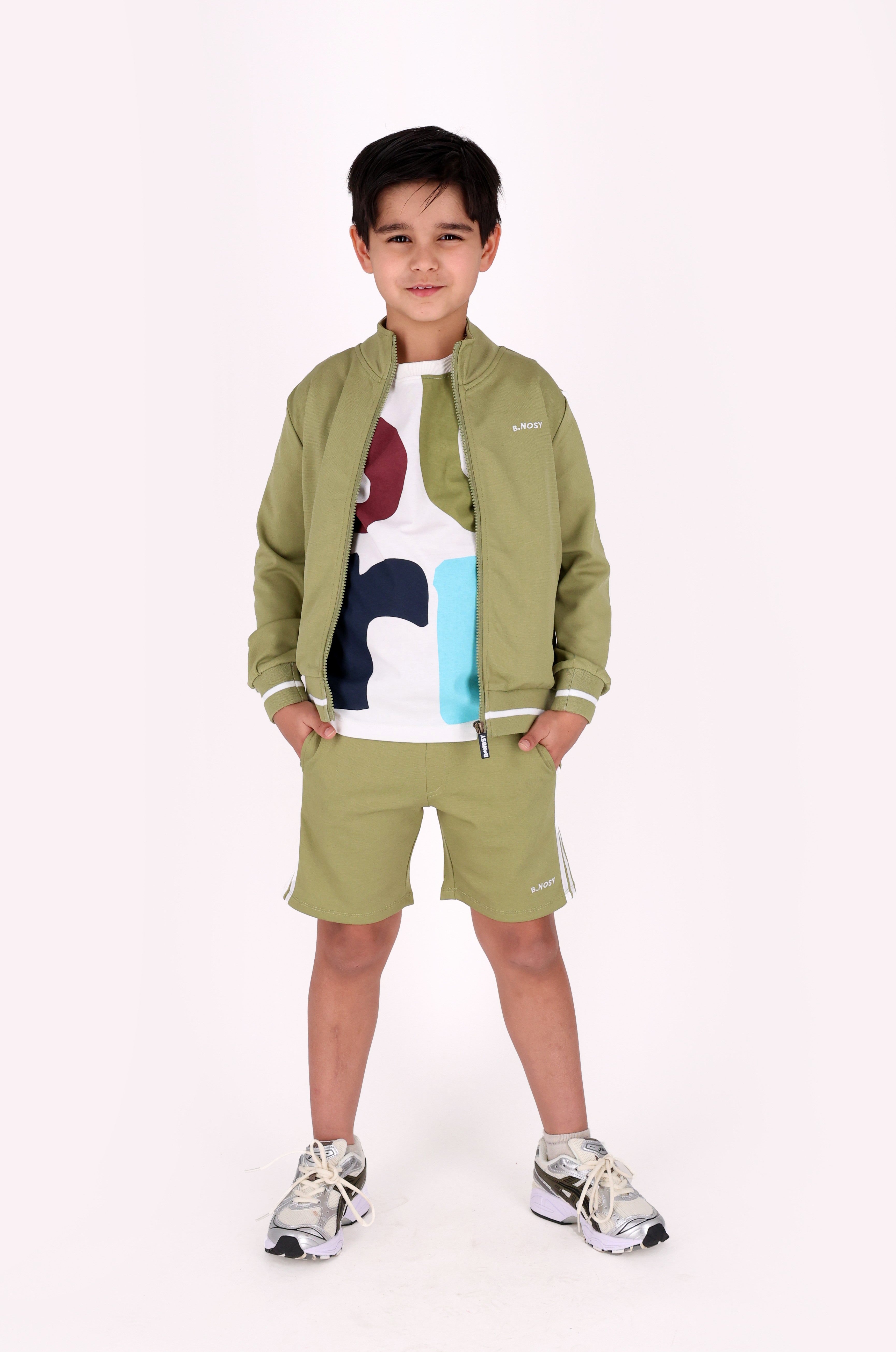 B.Nosy boys short Pim